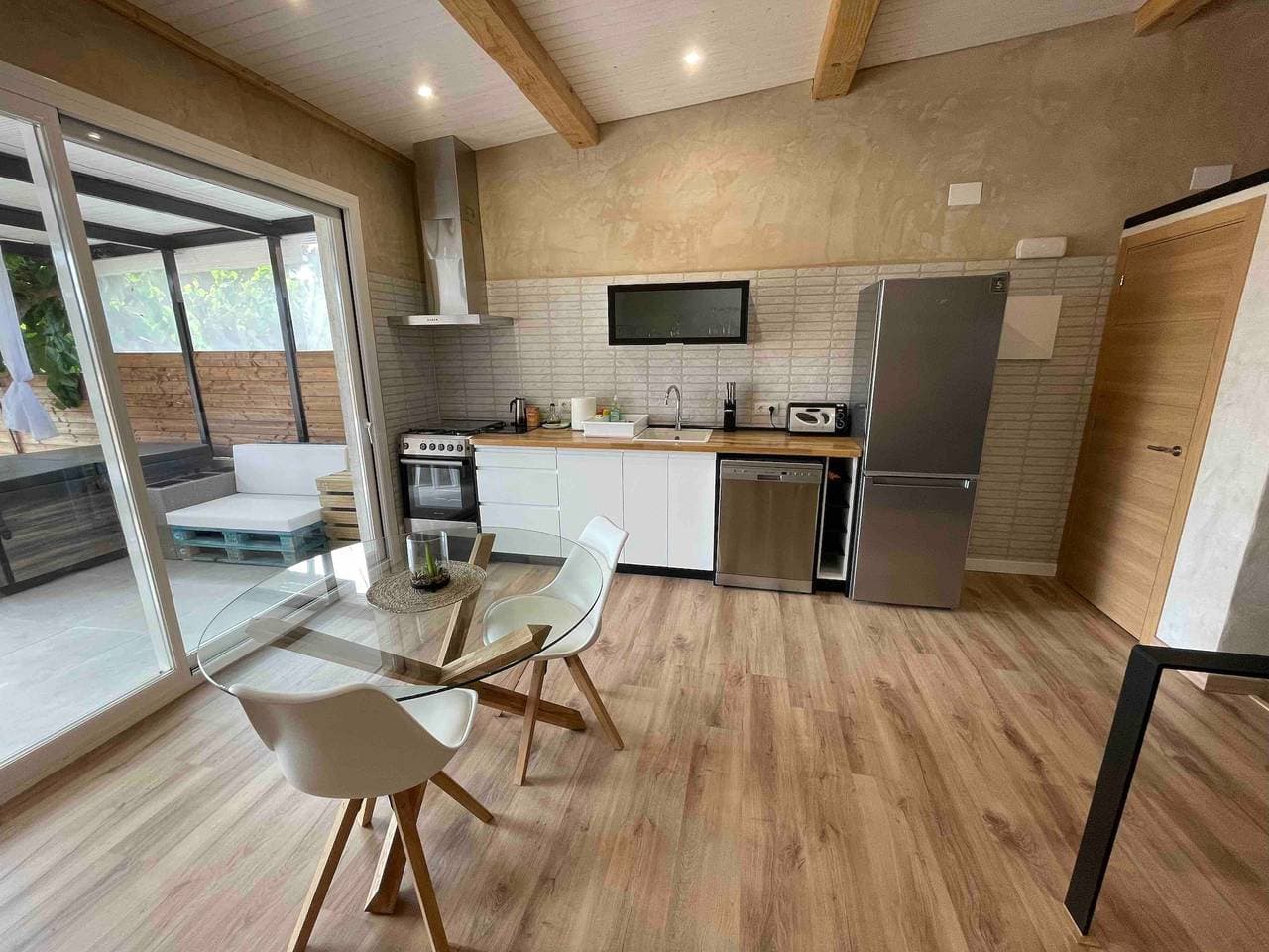 Foto 9 von 32: Apartment „Can Padrosa Mini Loft 1“ mit Gemeinschaftspool, WLAN und Klimaanlage