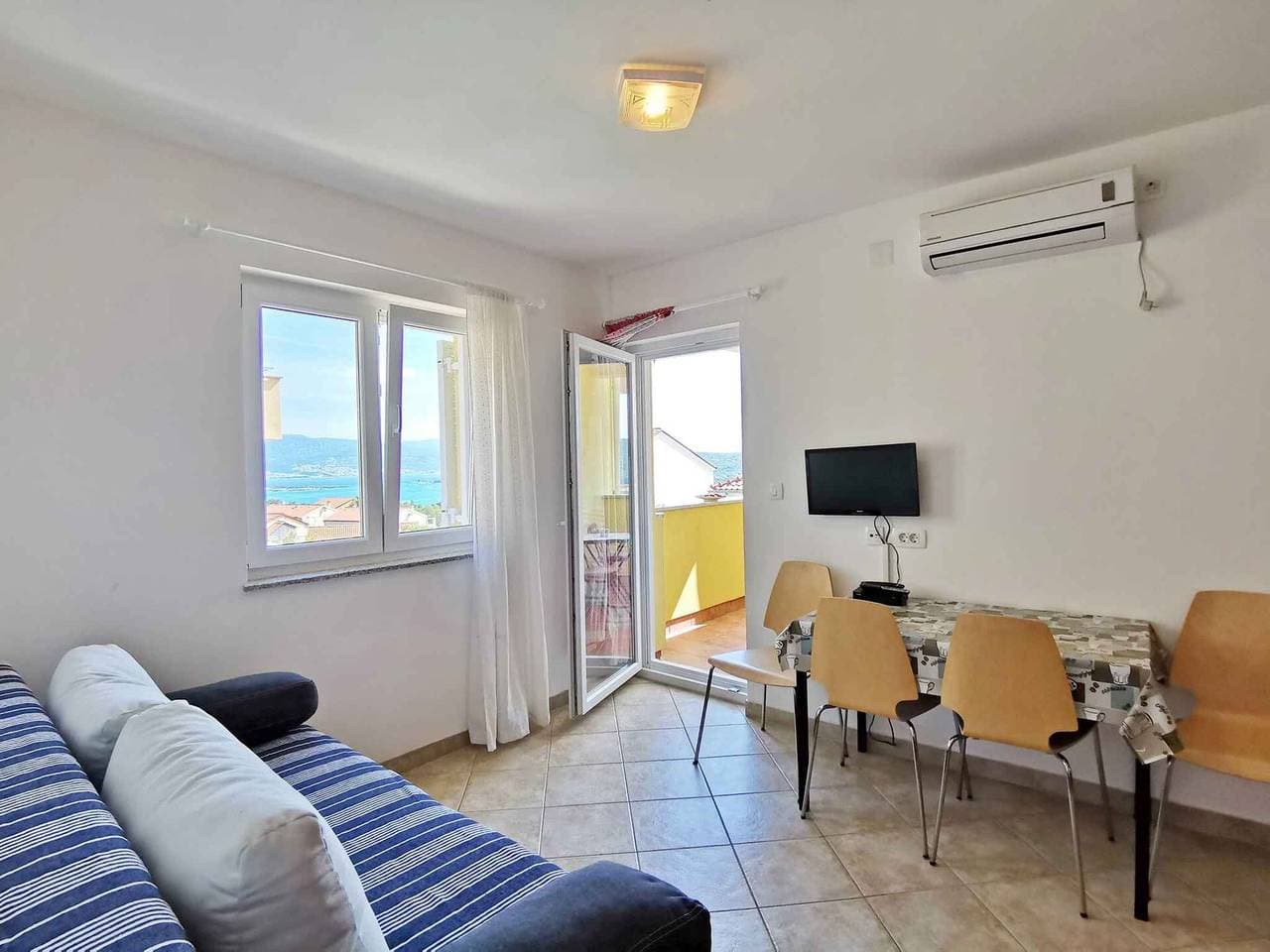 Foto 7 von 33: Ferienwohnung mit Balkon und Grillmöglichkeit