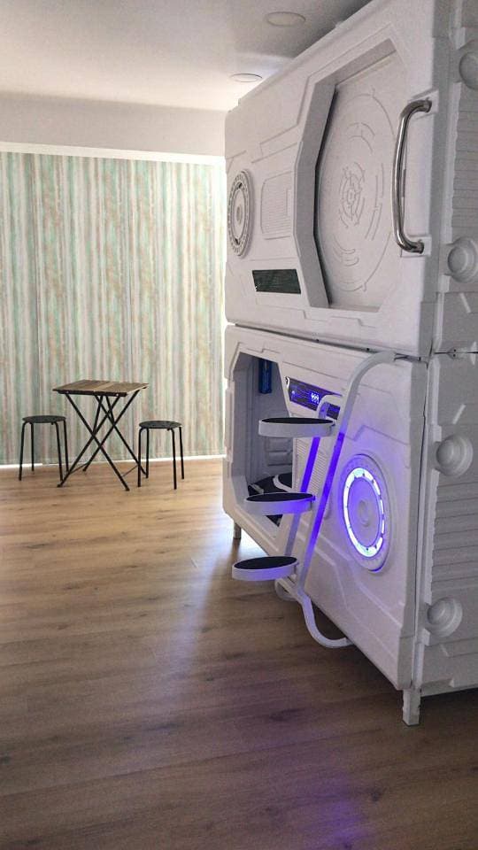 Foto 6 von 17: Capsule Double in Dormitory Room with Shared Bathroom