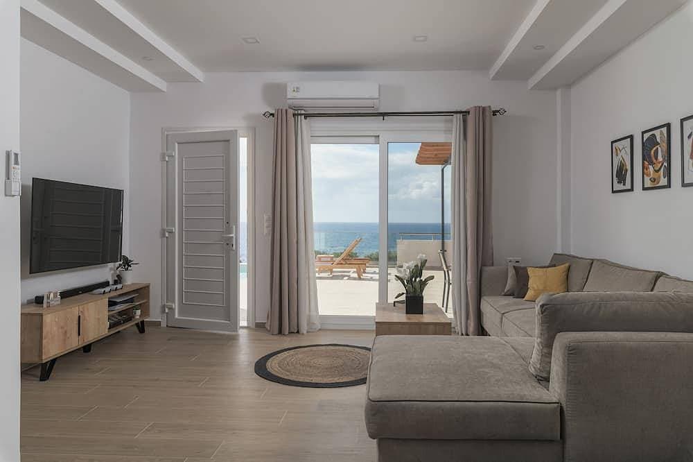 Foto 10 von 25: Windless SeaView Villa, with Pool & Hot Tub