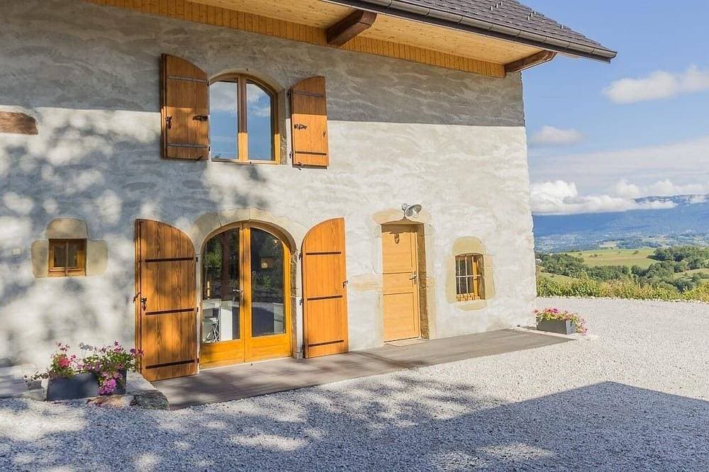 Haus klassifiziert 3 *** und 3 Ähren, gelegen zwischen zwei schönen Seen in einer ruhigen 1