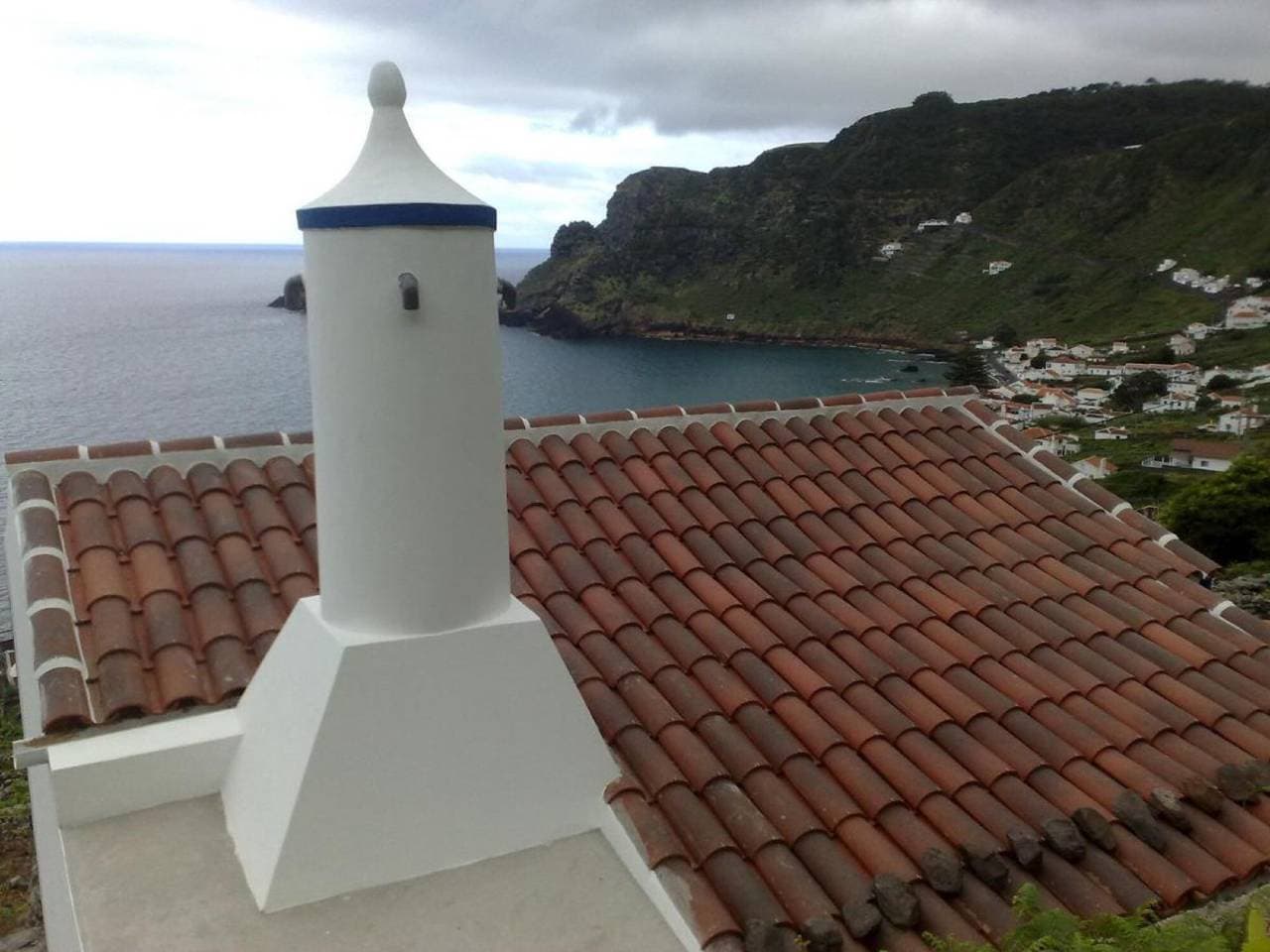 Foto 10 von 14: Ferienhaus 'Casa Da Fajãnzinha' mit Meerblick, privater Terrasse und WLAN