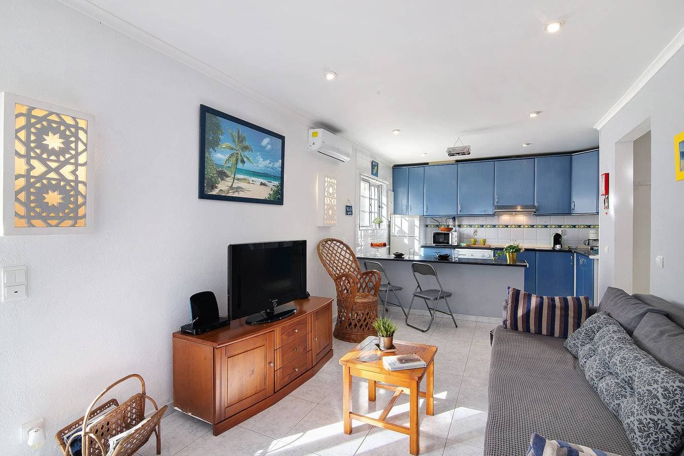 Foto 5 von 23: Ferienwohnung 'Zitronen' mit privater Terrasse, WLAN und Klimaanlage