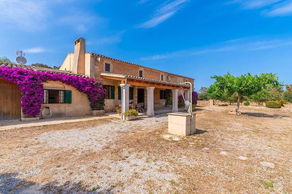 Foto 6 von 30: Lovely home in Felanitx with private swimming pool, can be inside or outside