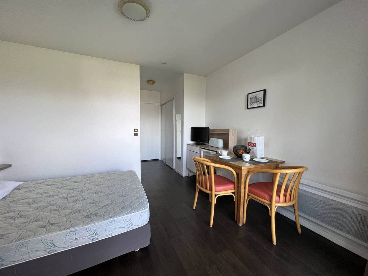 Foto 5 von 11: Zentrales Studio in Cambo mit Terrasse und Parkplatz, Haustiere erlaubt
