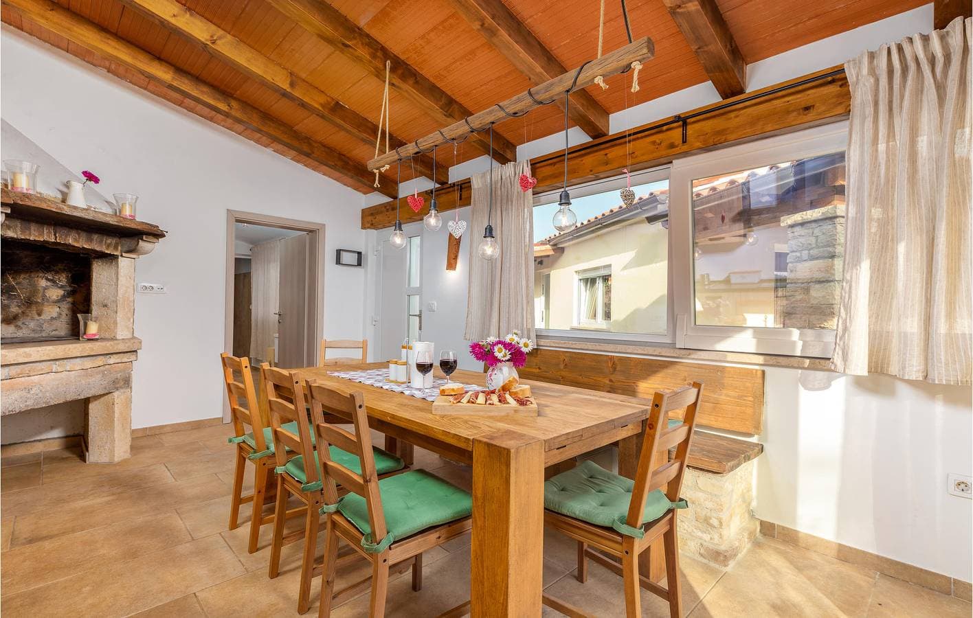 Foto 8 von 33: Gemütliche 1-Zimmer-Wohnung mit Terrasse, WLAN, Parkplatz und Klimaanlage