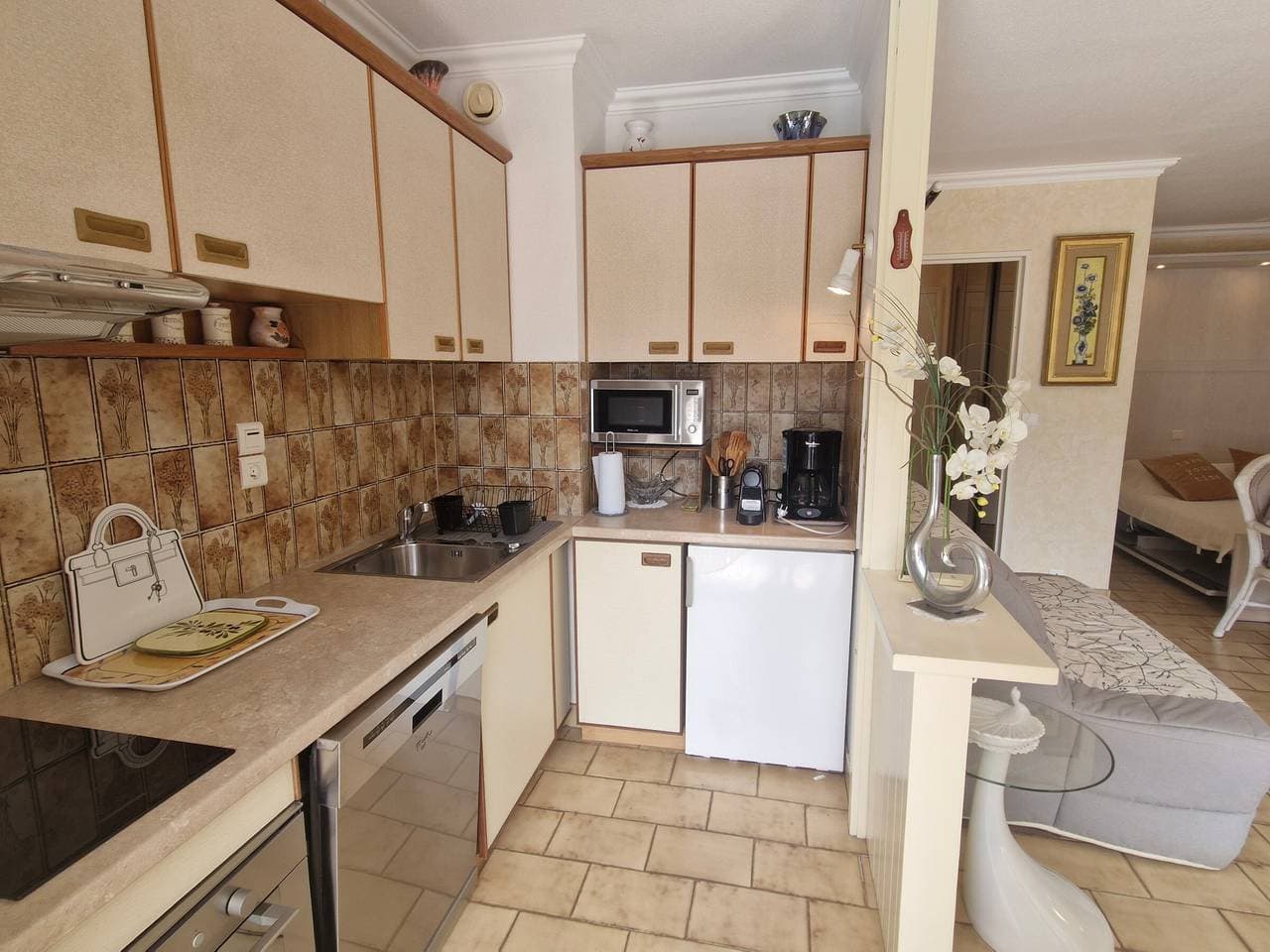 Foto 7 von 16: Studio mit Schlafbereich, Meerblick, Pool und Parkplatz in Sainte-Maxime