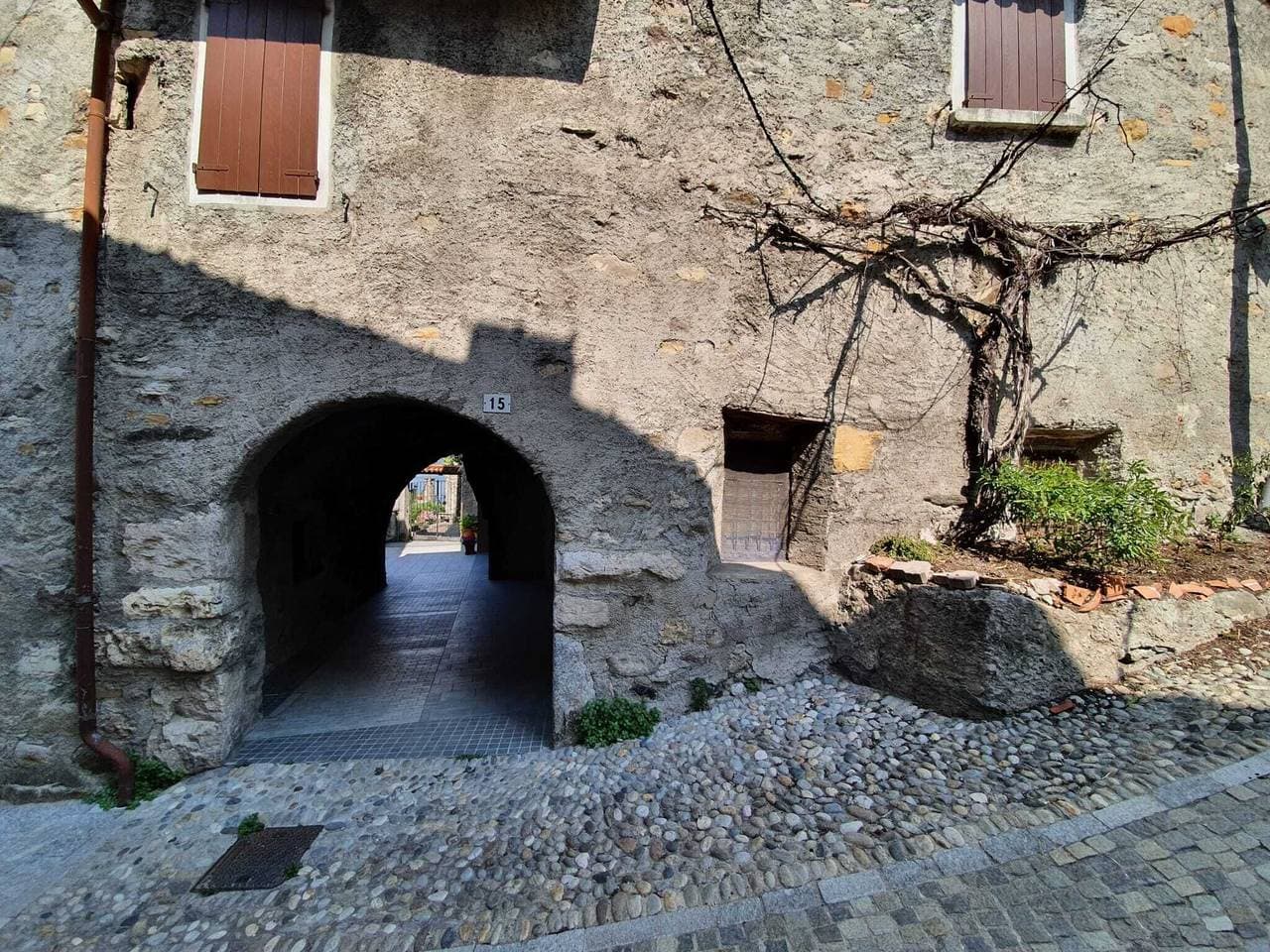 Foto 3 von 36: Ferienhaus am Lago di Iseo mit Terrasse