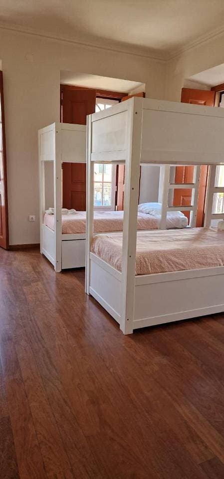 Foto 10 von 17: 8-Bed Mixed Dormitory Room