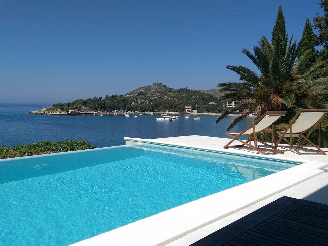 Villa Mirjana - Studio Apartment with Terrace and Sea View (Bogumila) 1