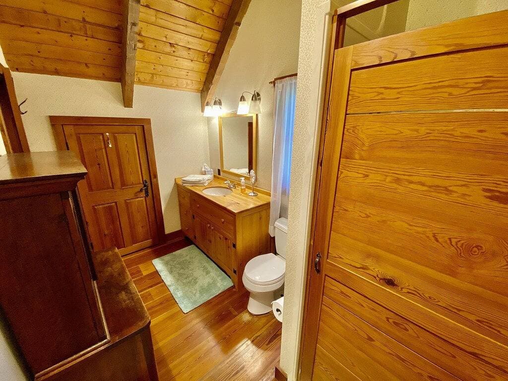 Foto 4 von 44: Luxus-Blockhütte und 70 Hektar am Douglas Lake