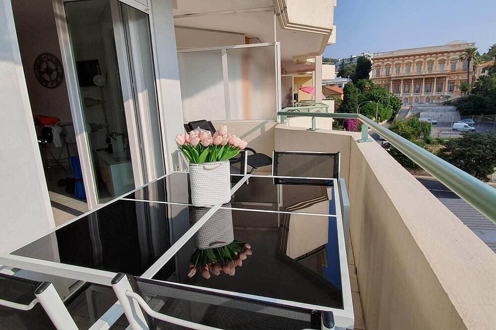Elegantes, 30 m² großes Studio mit Aufzug und Terrasse, 30 m vom Meer entfernt, 7p AC / WLAN 1