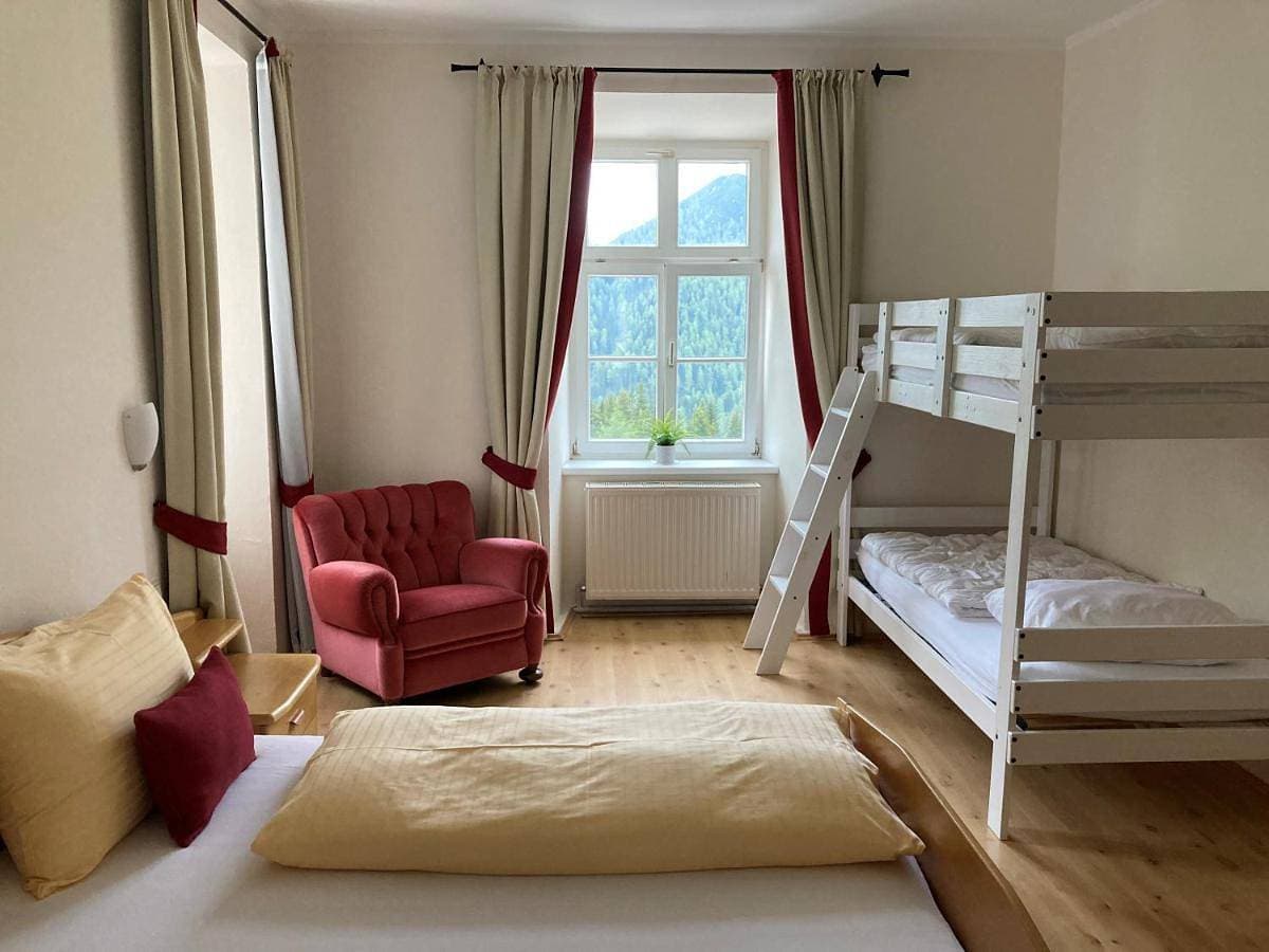 Foto 3 von 9: Twin Room with Mountain View