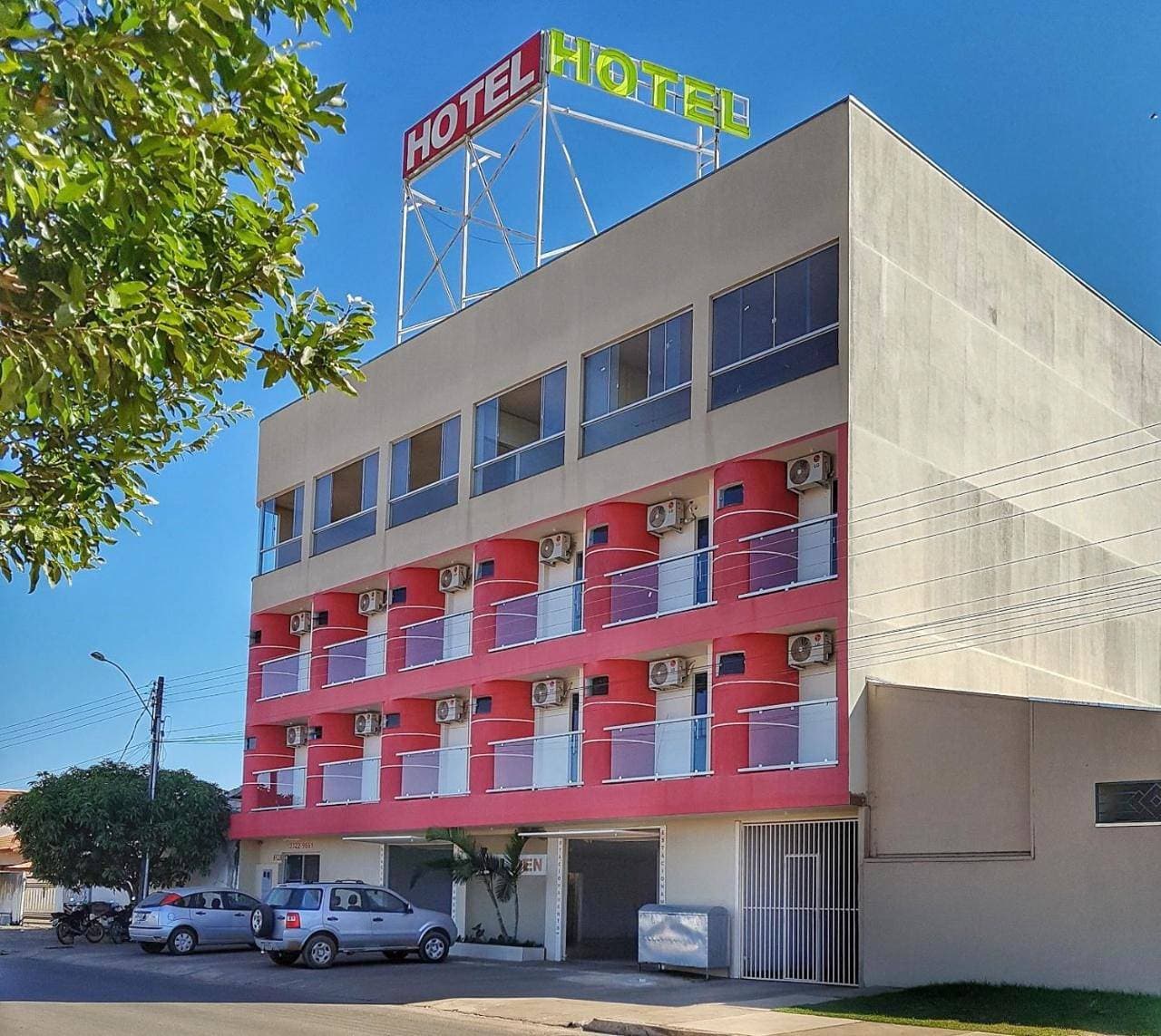 Golden Hotel 1