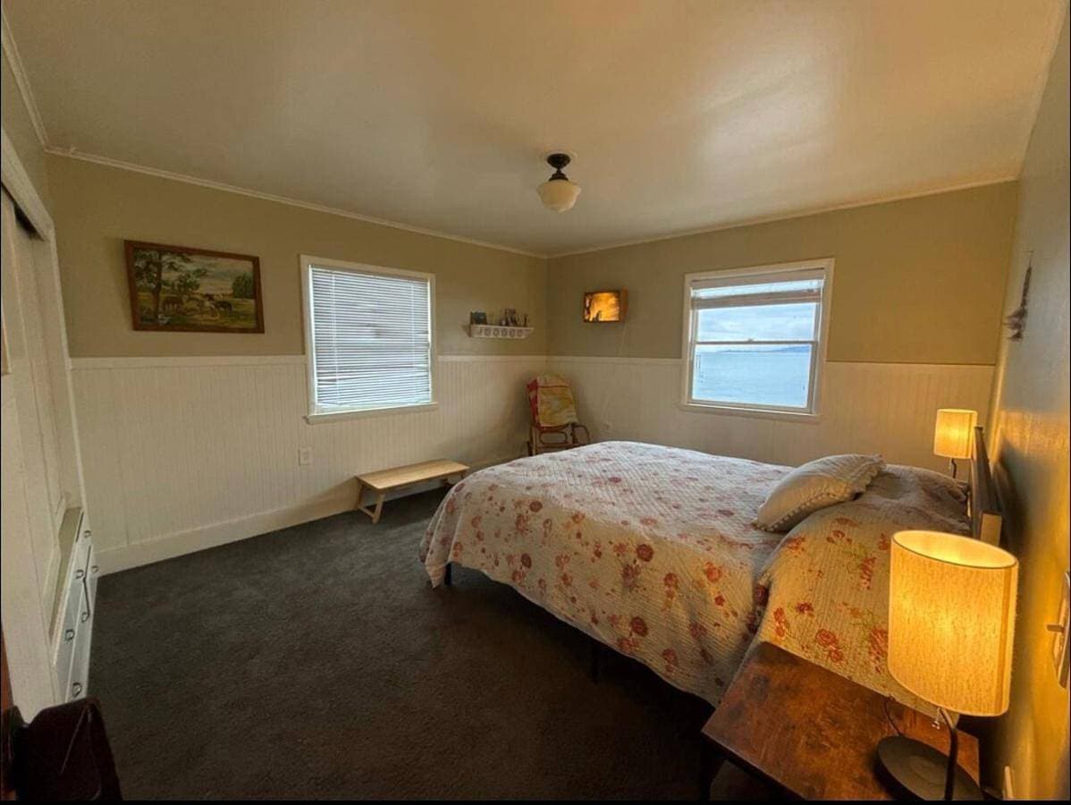 Vashon Isand Waterfront Apartment 1