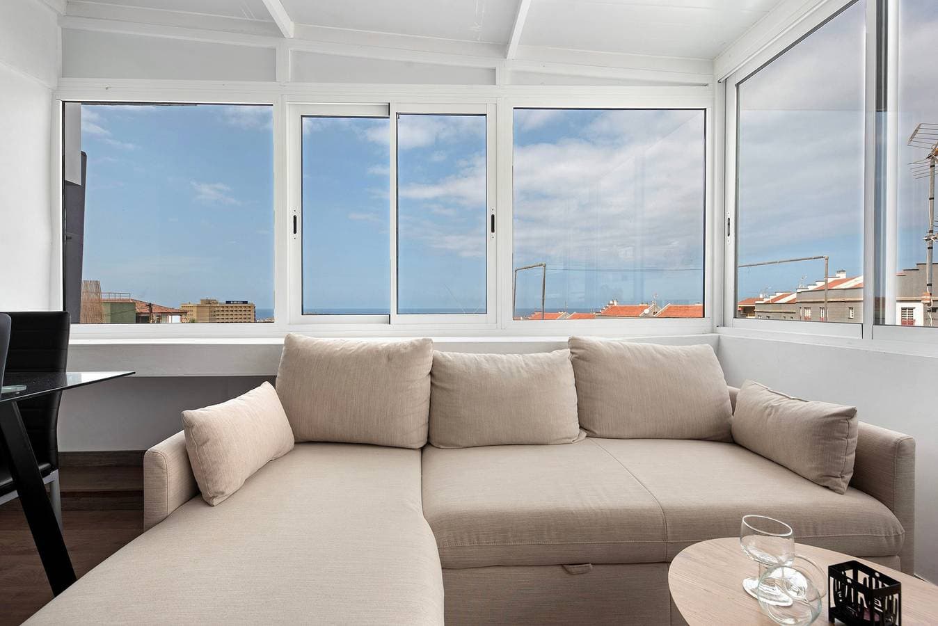 Foto 3 von 24: Ferienwohnung "Ático La Dehesa" mit Meerblick und privater Terrasse