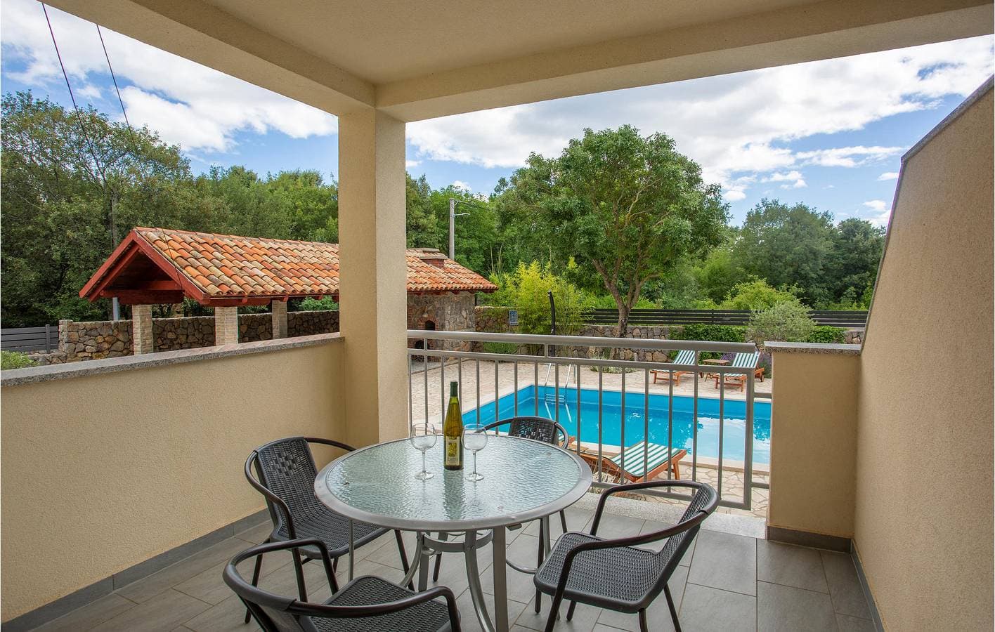 Foto 8 von 39: Gemütliche Ferienwohnung mit WLAN, Terrasse und Pool – 1 km vom Strand von Jert entfernt