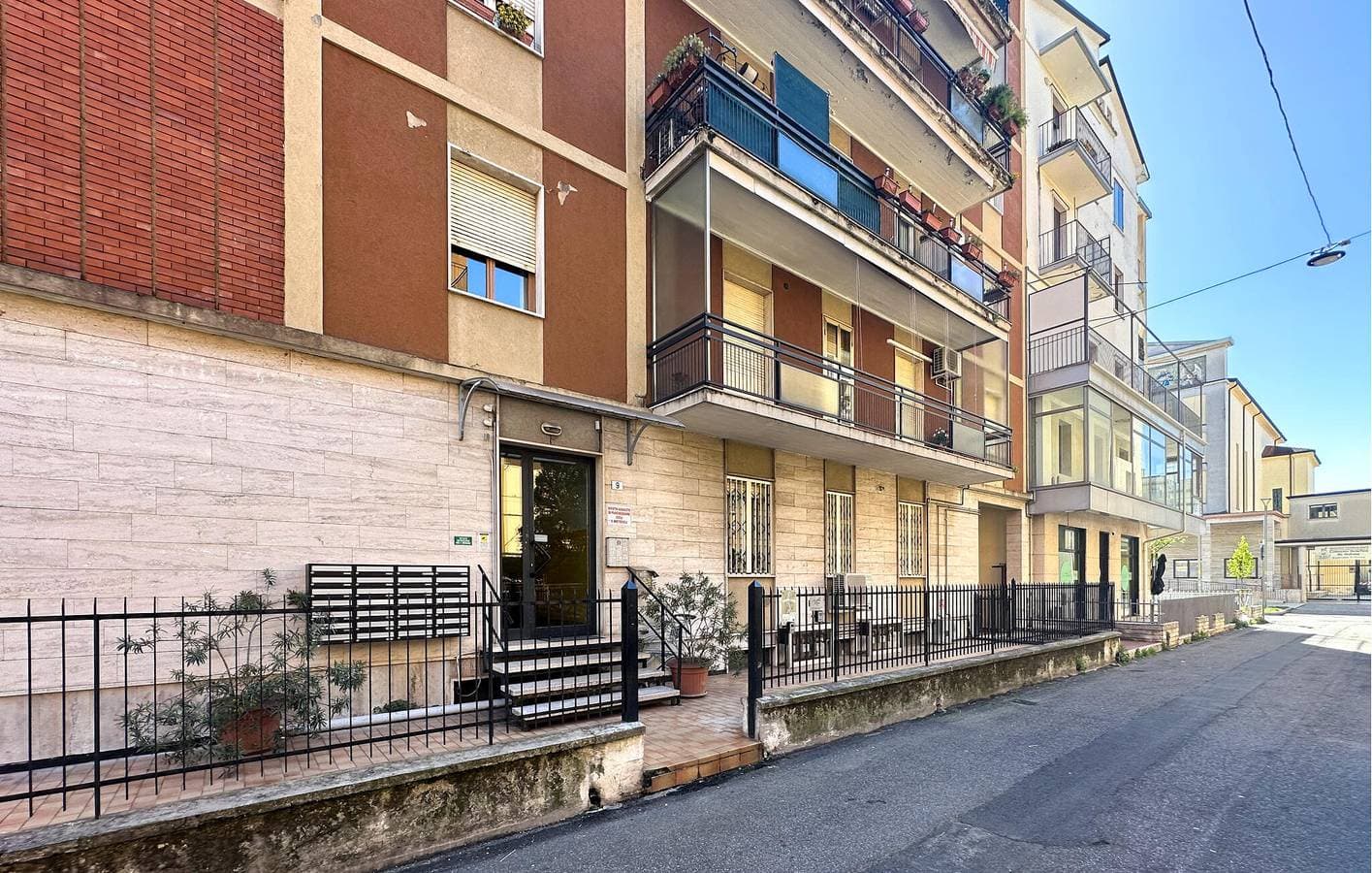 Sonniges Apartment mit Klimaanlage, Küche und Wi-Fi in der Nähe von Astropizza 1
