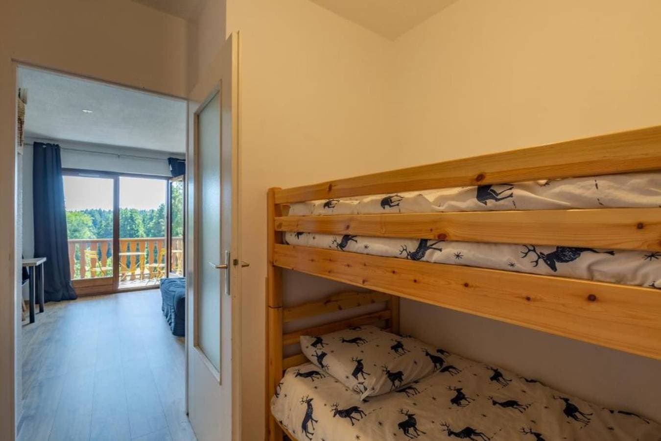 Foto 10 von 44: Ferienwohnung für 4 Personen mit Terrasse