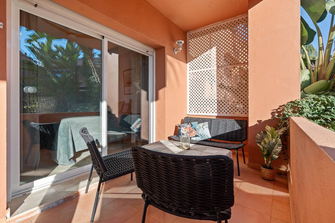 Foto 9 von 20: 49 Comfortable 2-Bedroom Garden Apartment Close to