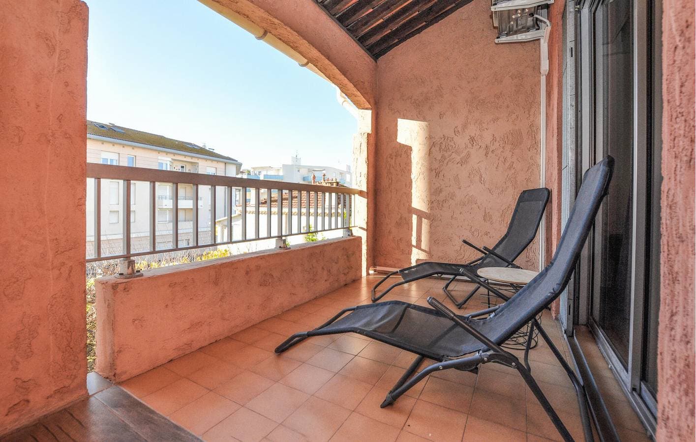 Foto 4 von 18: Modernes Apartment mit Terrasse und Parkplatz, 1,5 km zum Strand