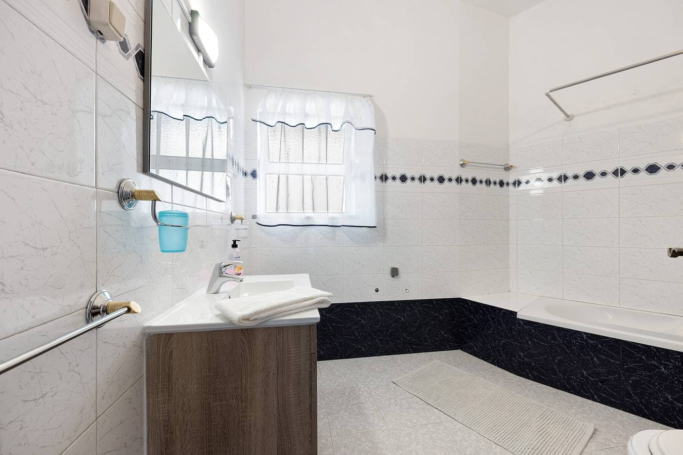 Foto 13 von 20: Ferienwohnung 'T2 Malveiro' mit privater Terrasse und WLAN