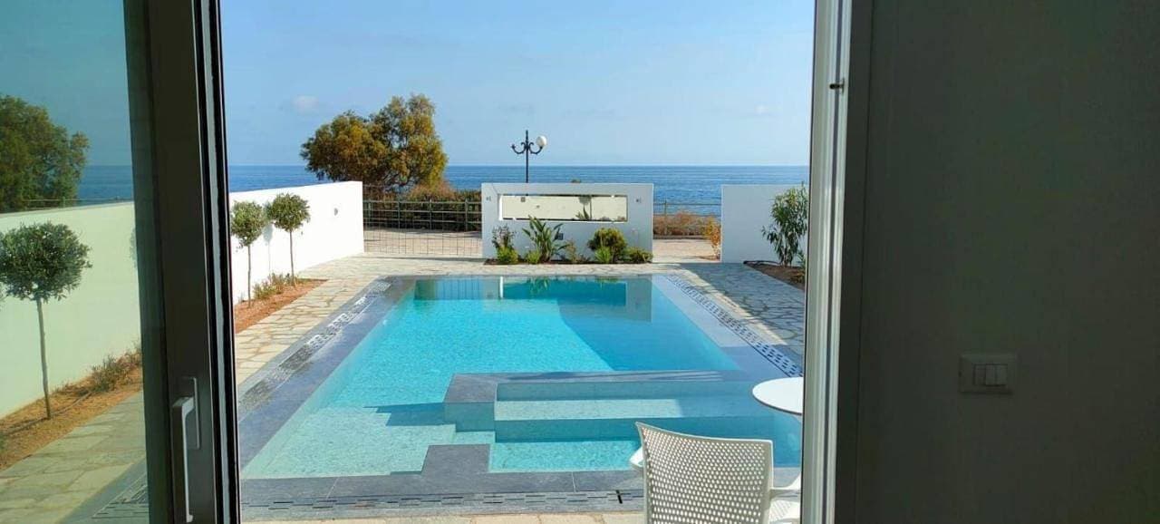 Villa Marina Hills im kretischen Stil mit Privatpool direkt in Strandnähe 1
