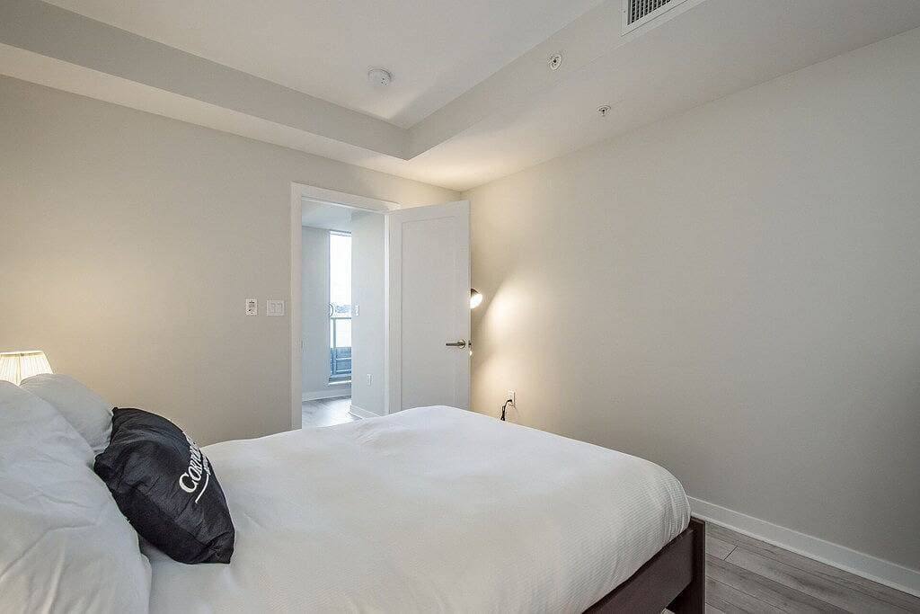 Foto 5 von 57: Luxuriöse 1-Zimmer-Wohnung mit Stadtblick – zu Fuß nach Alderney