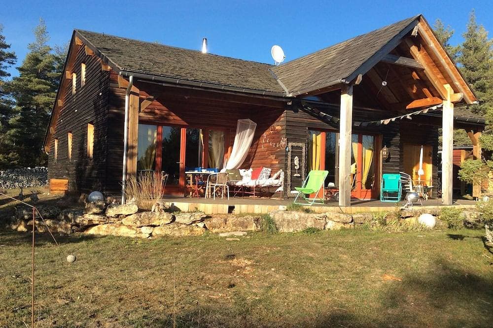 Foto 7 von 9: Timber-frame house bordering the Cévennes National Park. Quiet environment