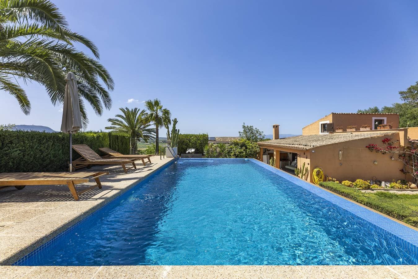 Foto 6 von 29: Villa für 6 Personen mit Balkon