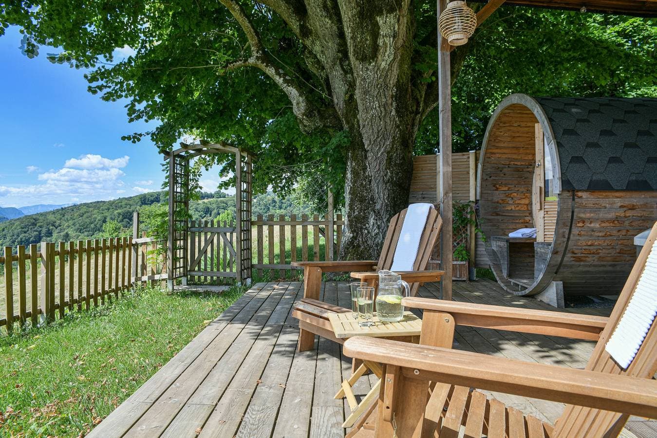 Foto 11 von 24: Gästezimmer „La Chartreuse“ mit gemeinsamem Garten und WLAN