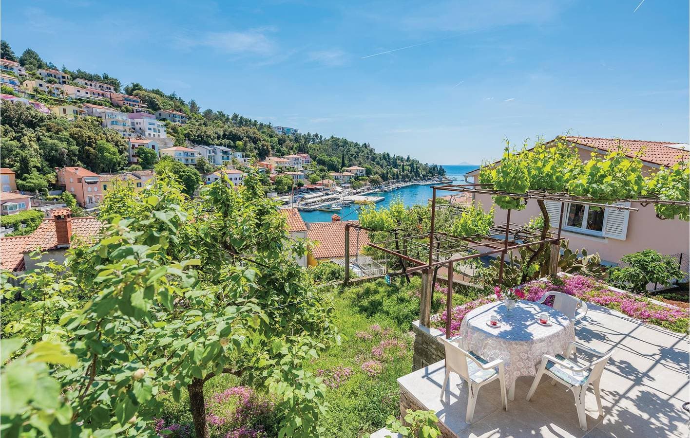 Wohnung im Erdgeschoss mit Meerblick, Terrasse und 100 m zum Strand 1