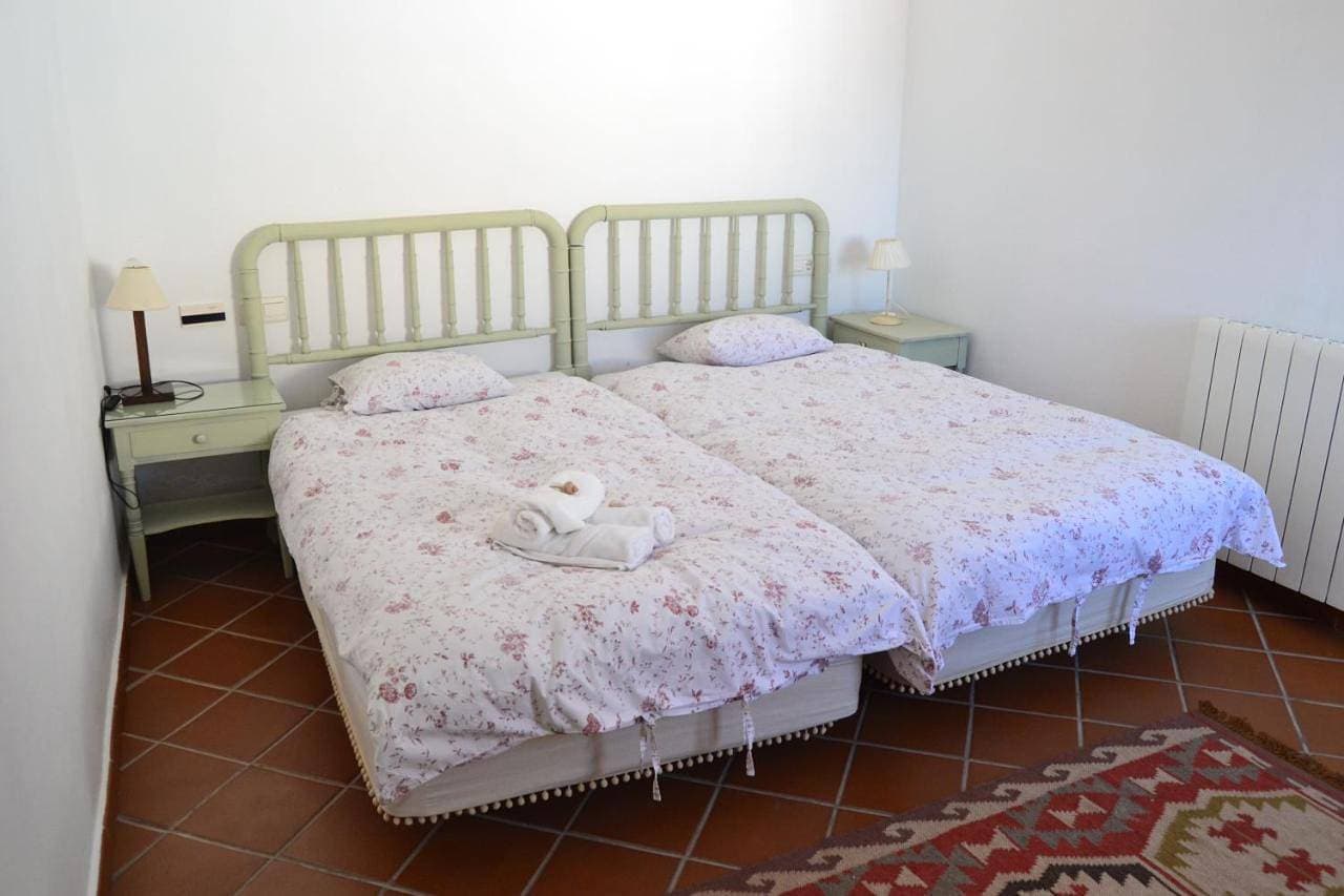 Foto 6 von 9: Twin Room with Private Bathroom