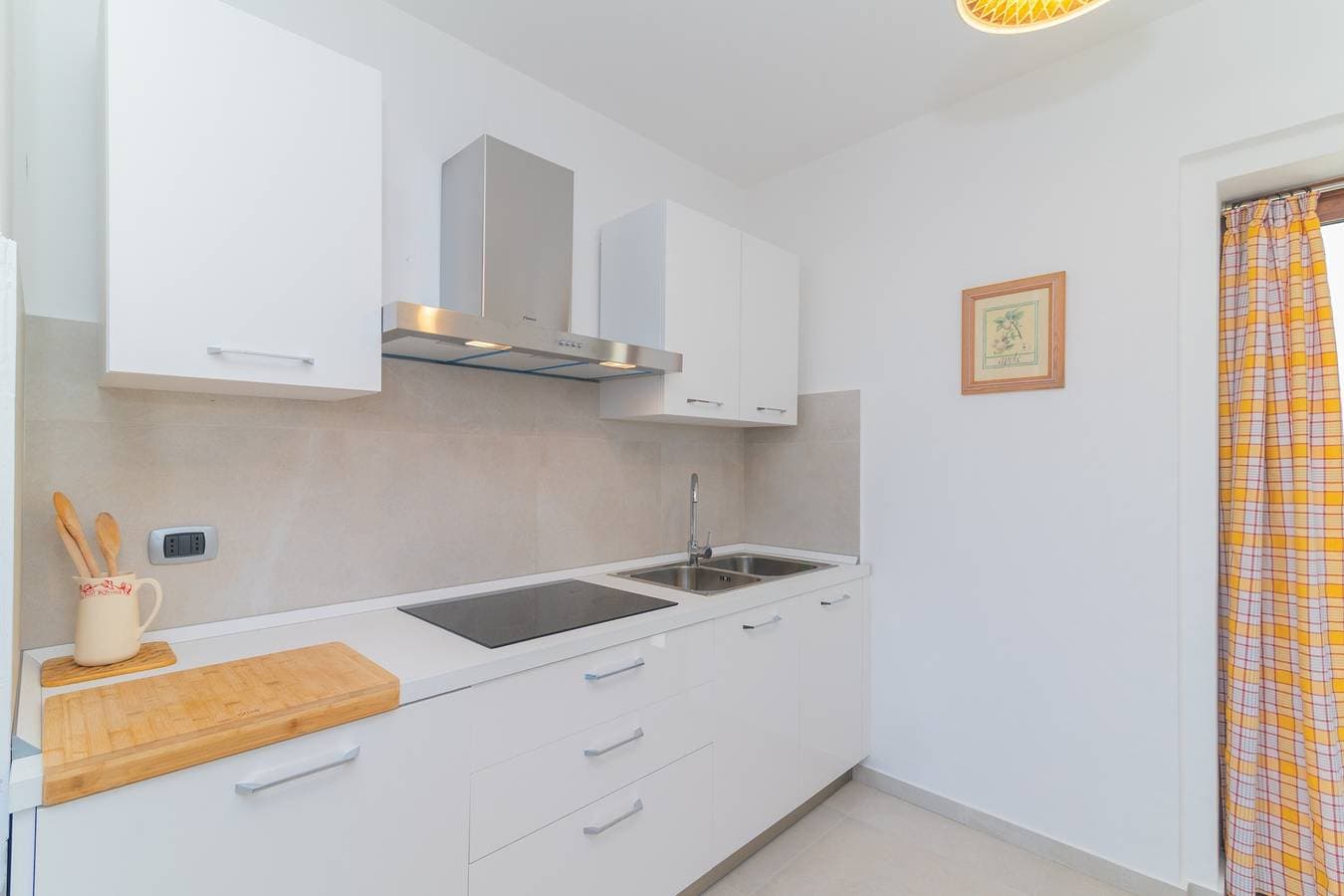 Foto 8 von 30: Traumhafte Ferienwohnung mit Meerblick - Villa Nina