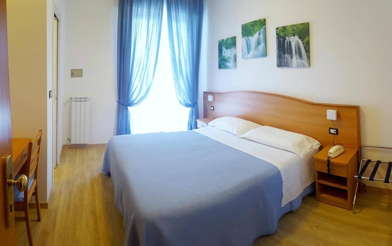 Foto 6 von 57: Double Room with Balcony