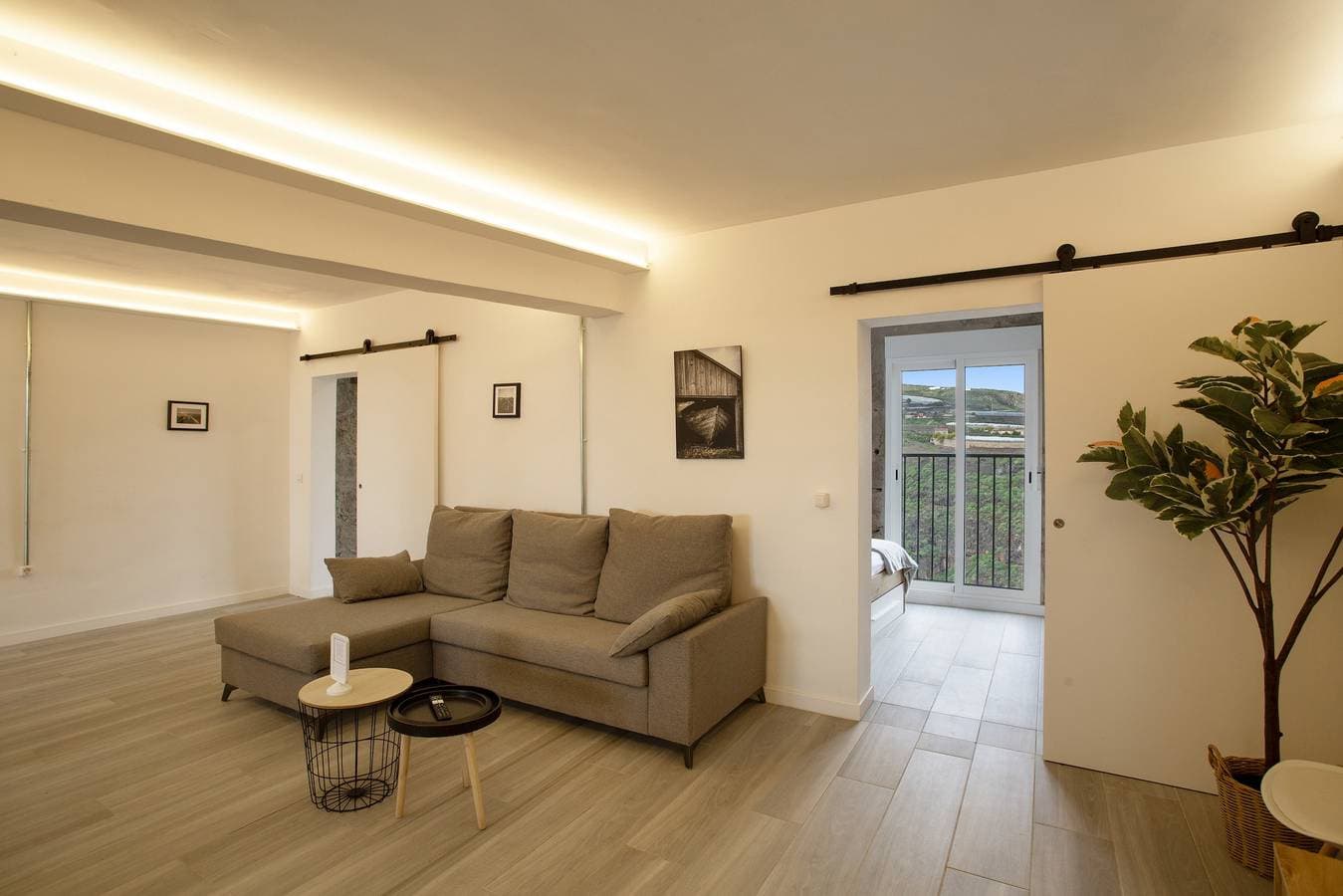 Foto 2 von 30: Ferienhaus 'El Alpendre' mit beheiztem Gemeinschaftspool, Garten und WLAN