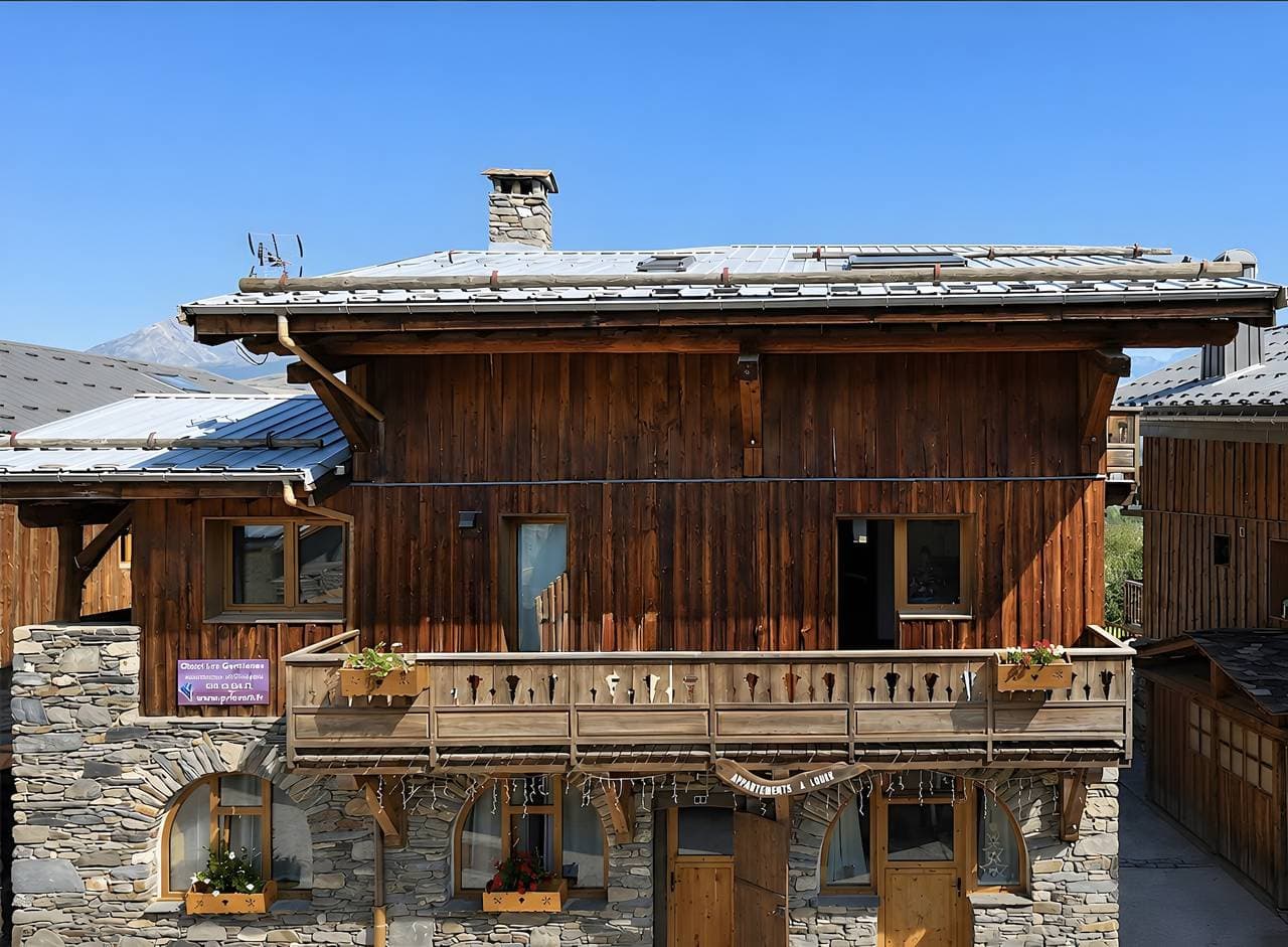 Foto 9 von 17: Ferienwohnung "L'edelweiss" mit Bergblick, privater Terrasse und WLAN