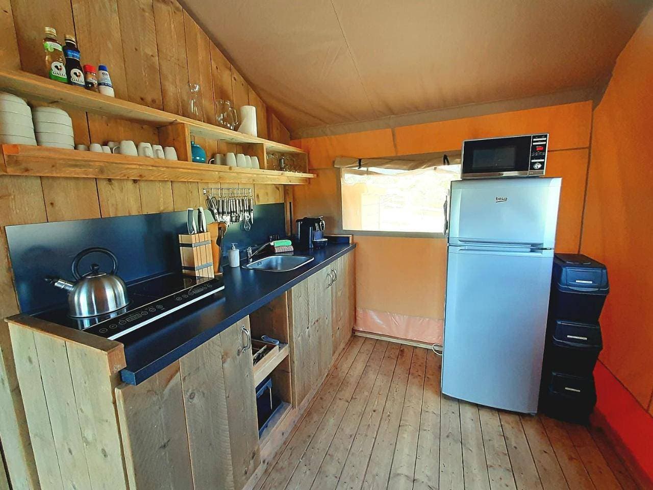 Foto 13 von 33: Tent