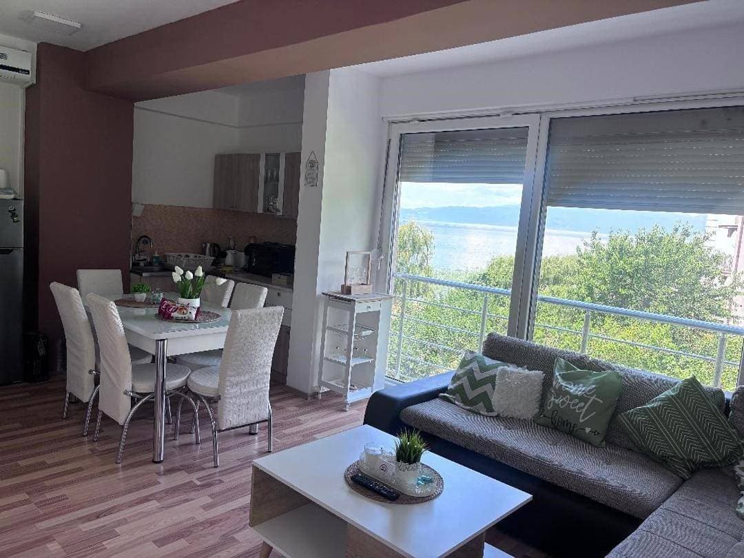 APARTMENT ANA v-Peshtani 1