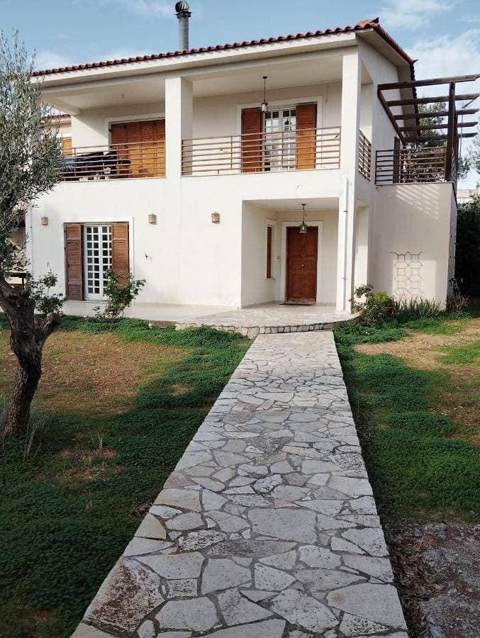 Leo House 1