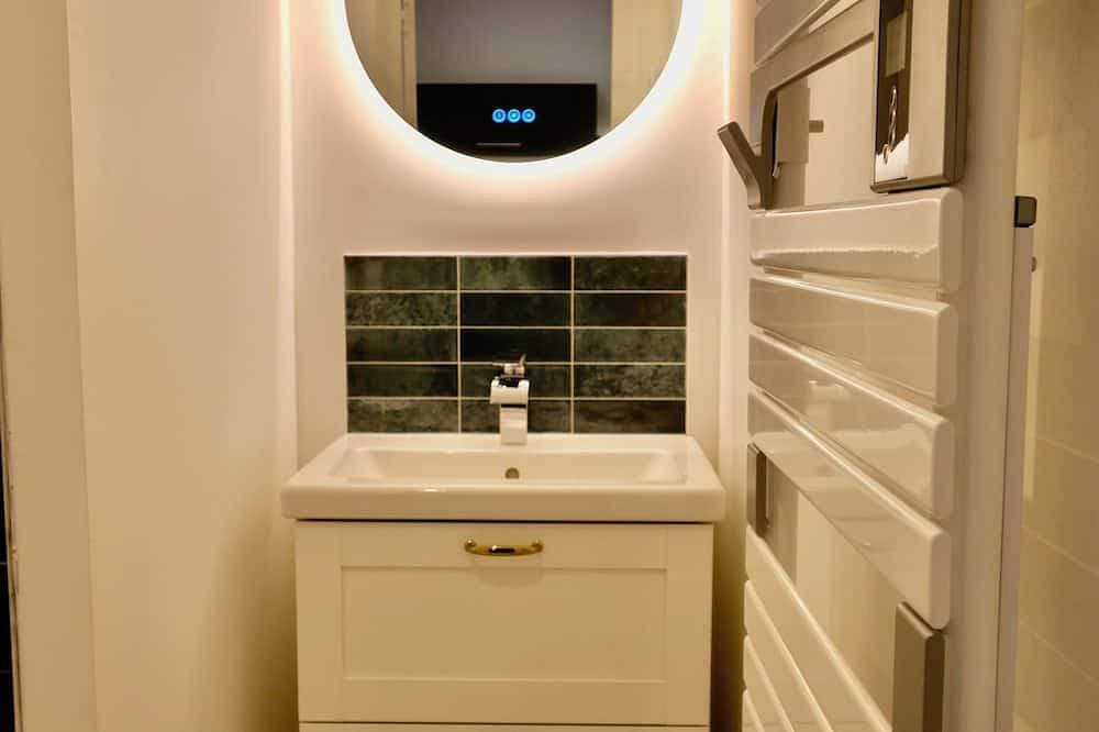 Foto 9 von 18: D-Day Suites carentanlocation.fr: Terra - Downtown / 2-minute walk from the train station