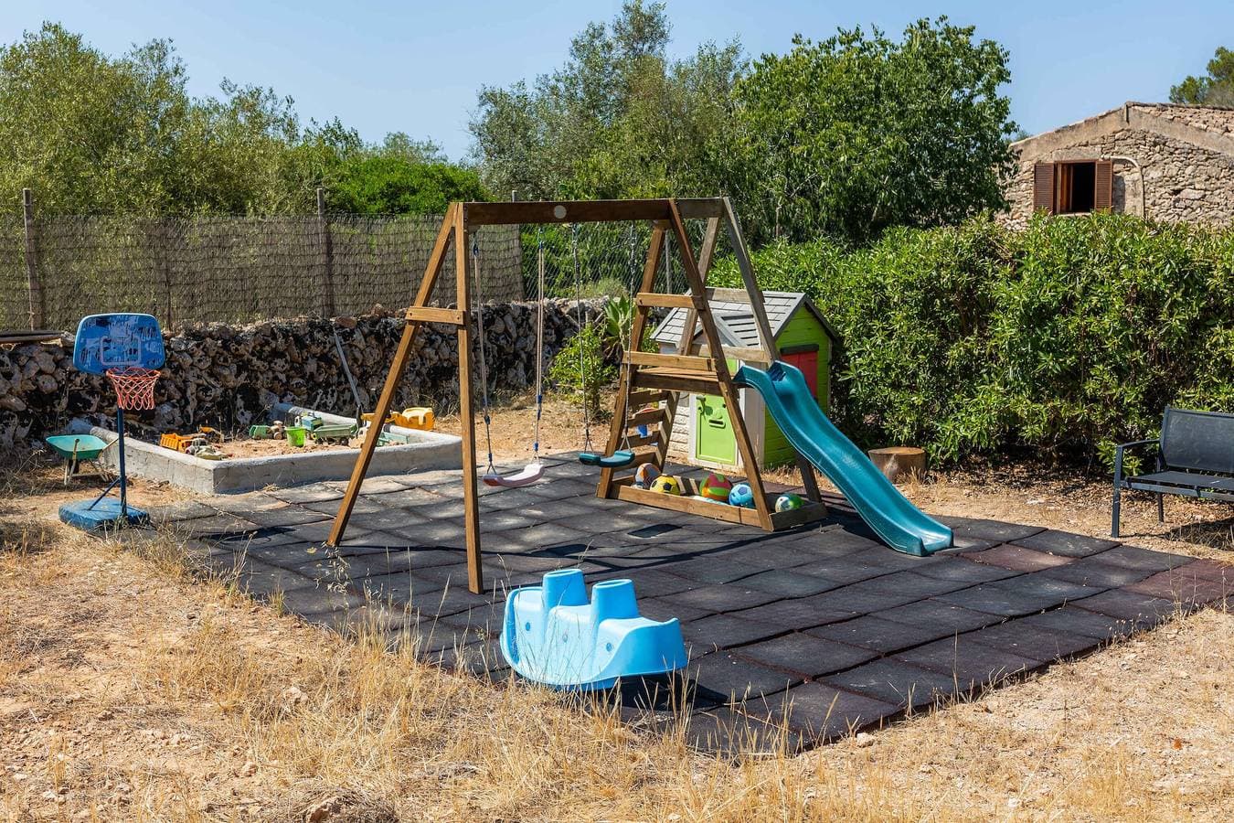 Foto 4 von 45: Can Gallot De Punxuat – Pool, Bergblick, WLAN & Klimaanlage