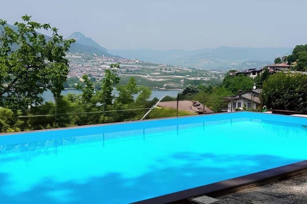 Cozy apartment with a view of Lake Caldonazzo 1