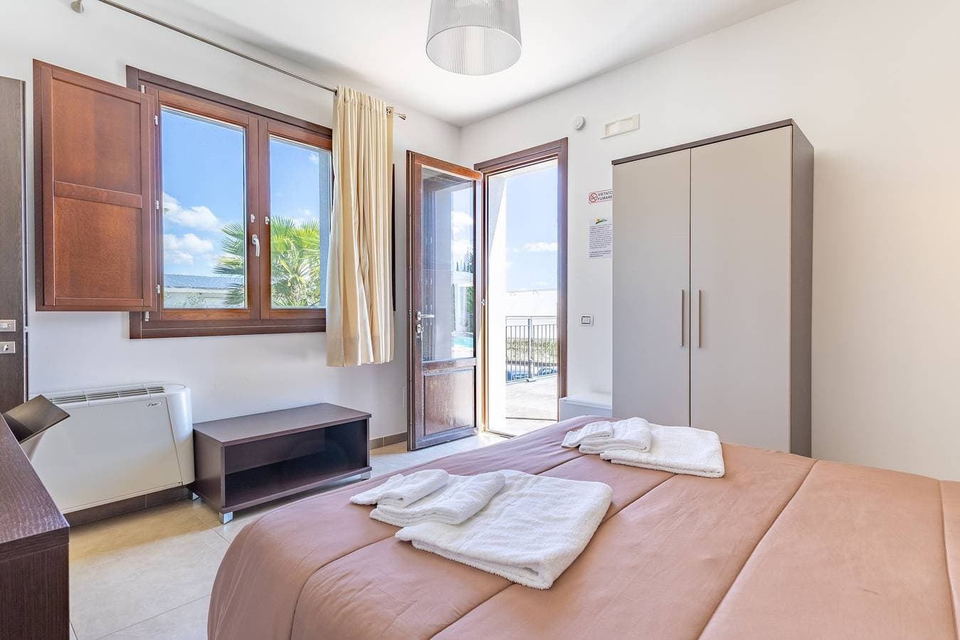 Foto 5 von 38: Zimmer 'Sciauru' mit Gemeinschaftspool, WLAN und Klimaanlage