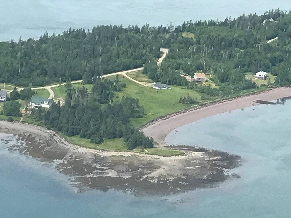 Foto 2 von 21: Beach Cottage in DownEast Maine