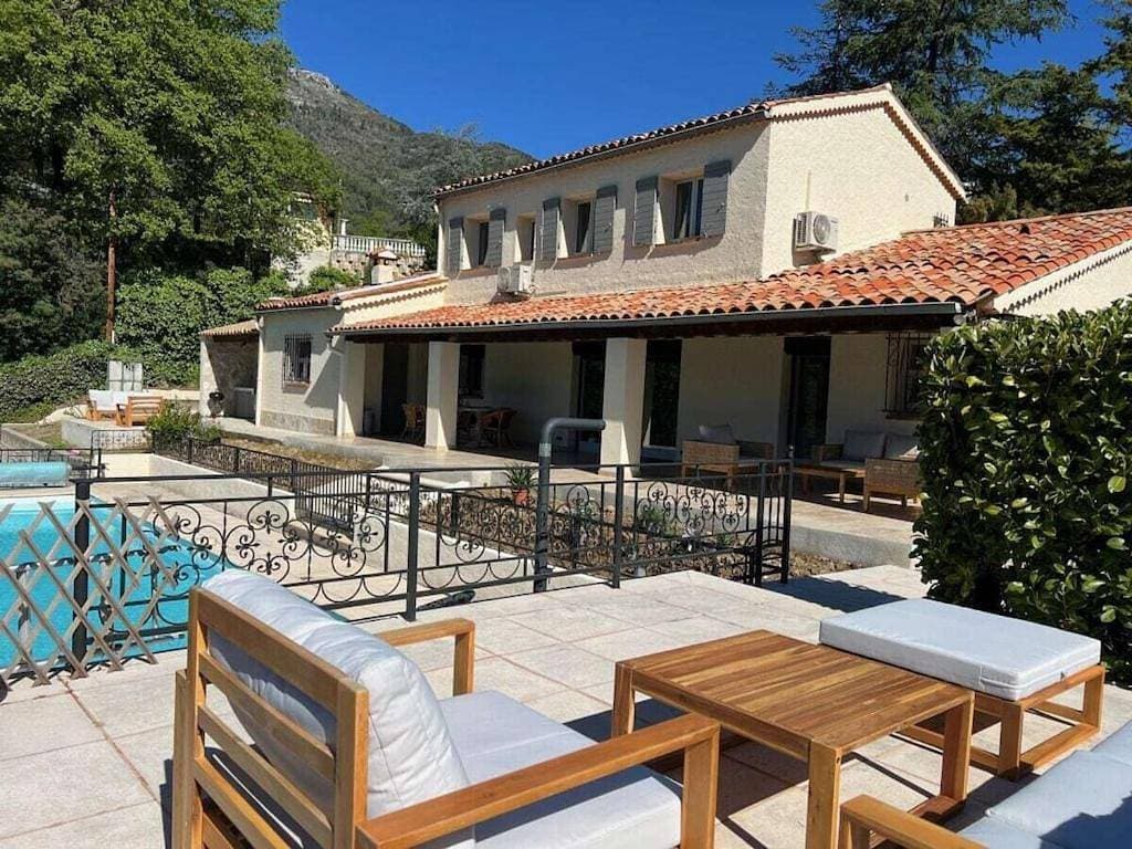 Foto 5 von 41: Four-Bedroom Villa