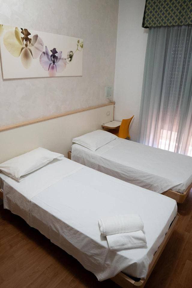 Foto 6 von 7: Twin Room