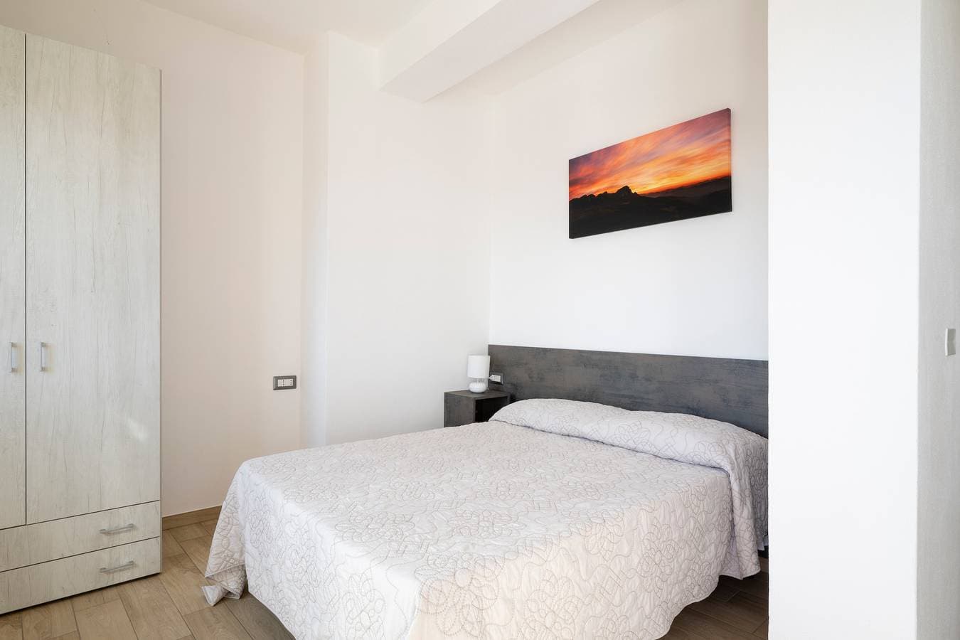Foto 3 von 21: Doppelzimmer mit privatem Bad und Panoramaterrasse