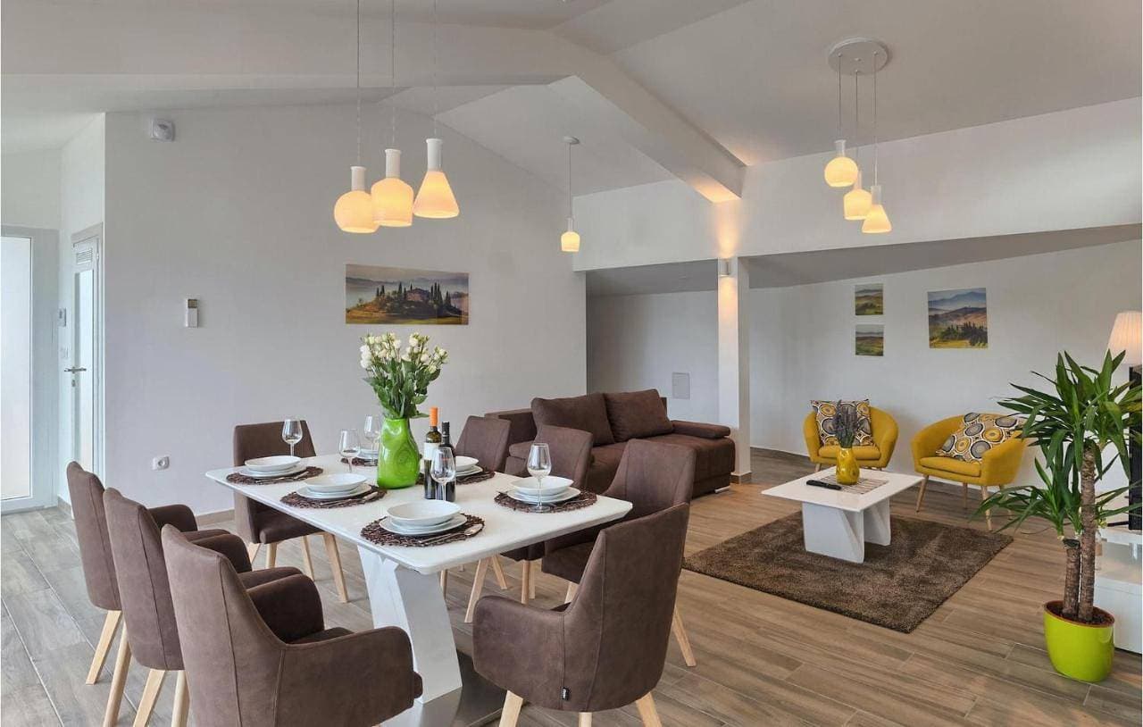 Foto 9 von 29: Three-Bedroom Holiday Home