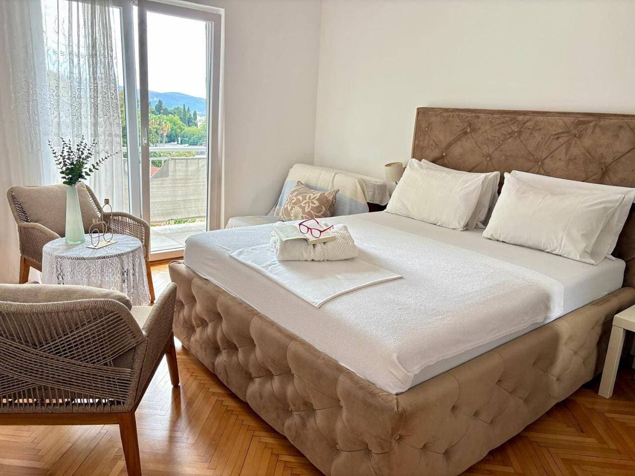 Foto 7 von 17: Two-Bedroom Apartment with Balcony and Sea View